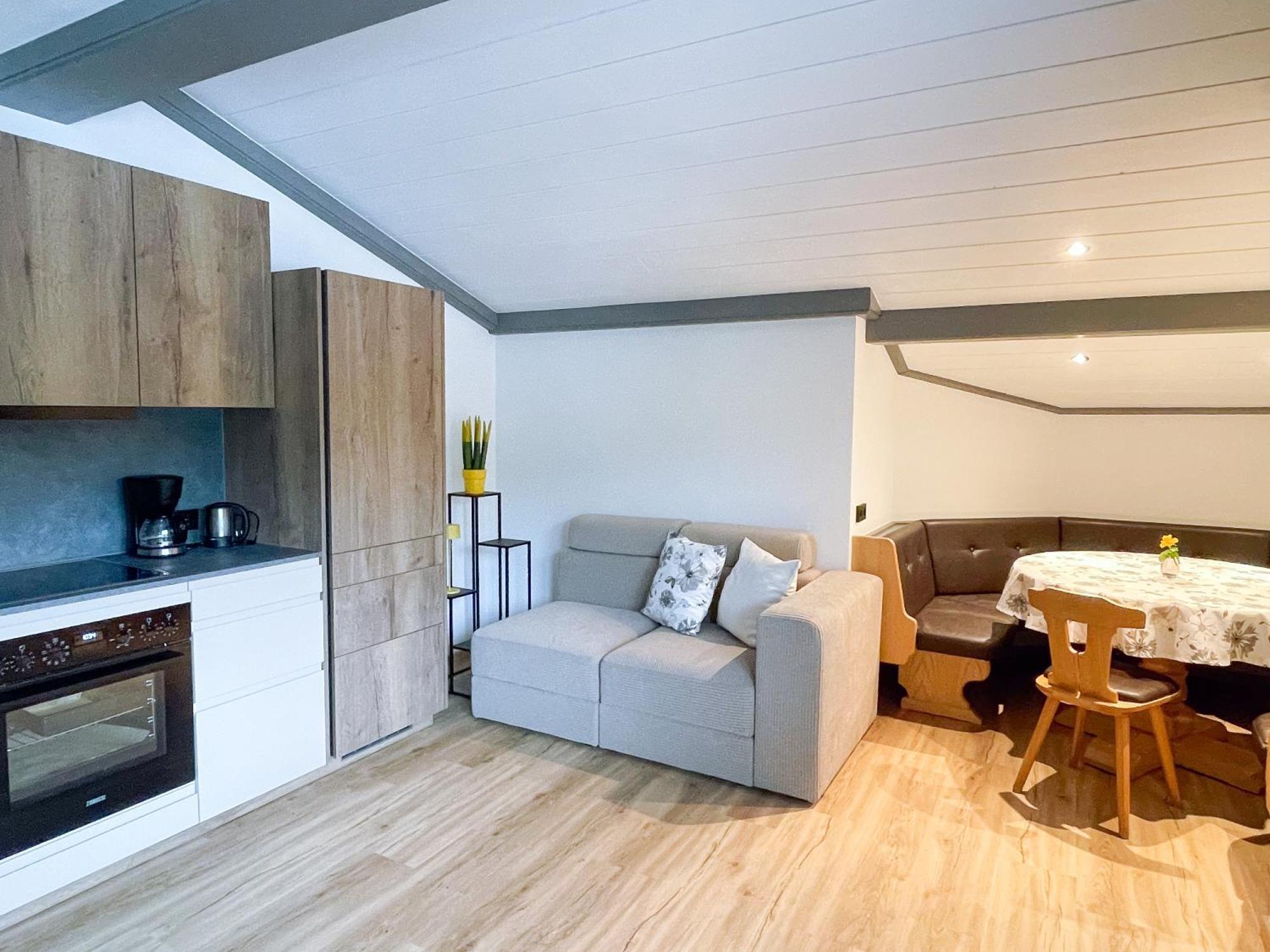 Appartements Familie Grundner ลีโอกัง ภายนอก รูปภาพ